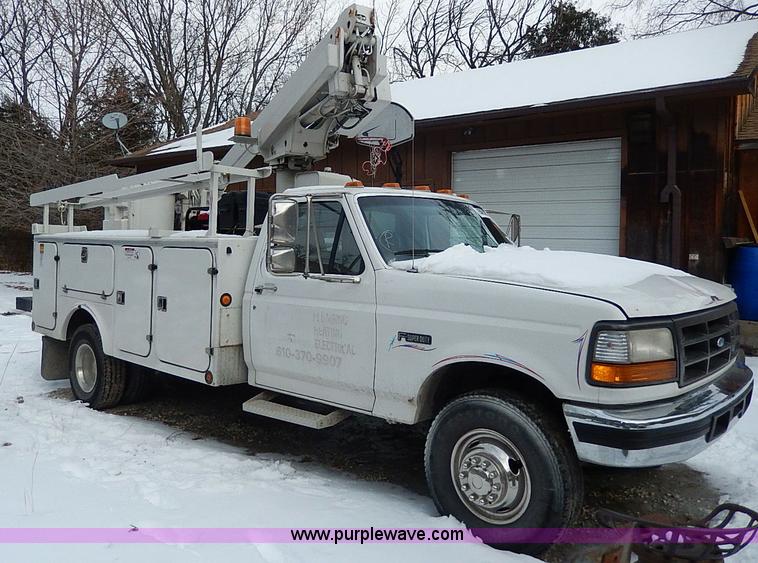 image for item I9467 1996 Ford F450 Super Duty bucket truck