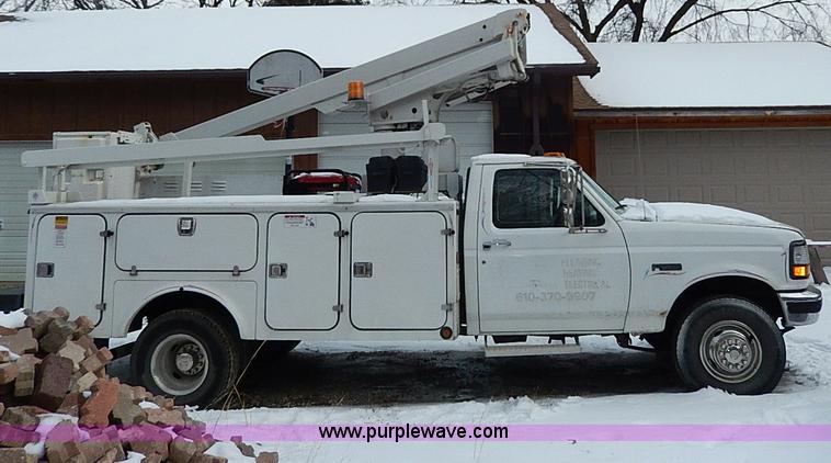 image for item I9467 1996 Ford F450 Super Duty bucket truck