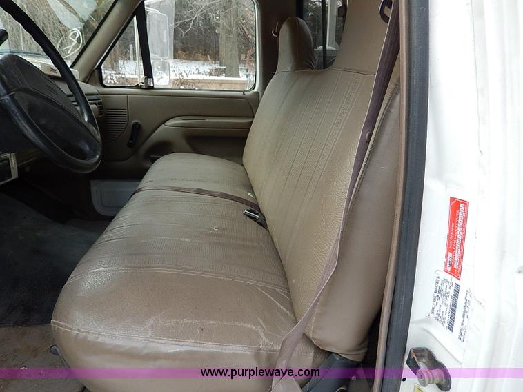 image for item I9467 1996 Ford F450 Super Duty bucket truck