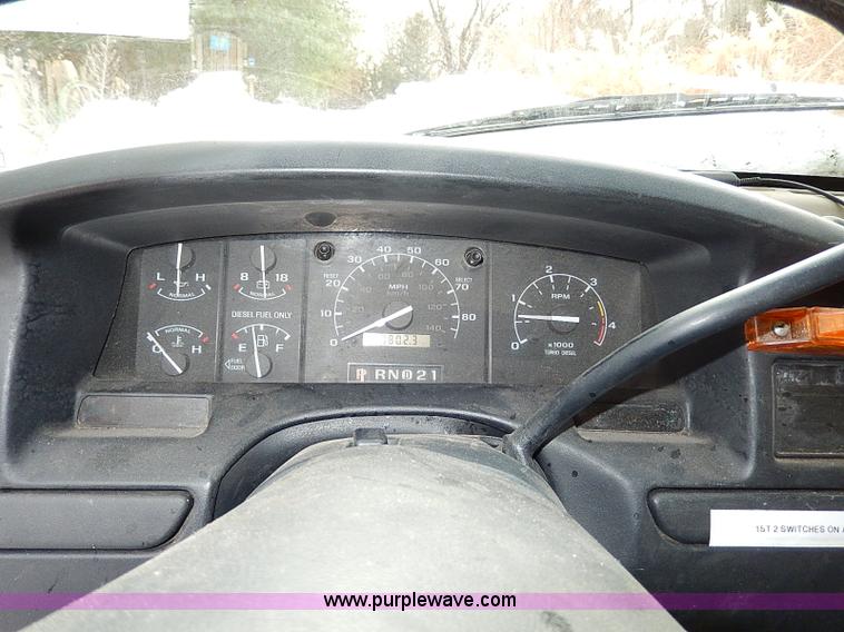 image for item I9467 1996 Ford F450 Super Duty bucket truck