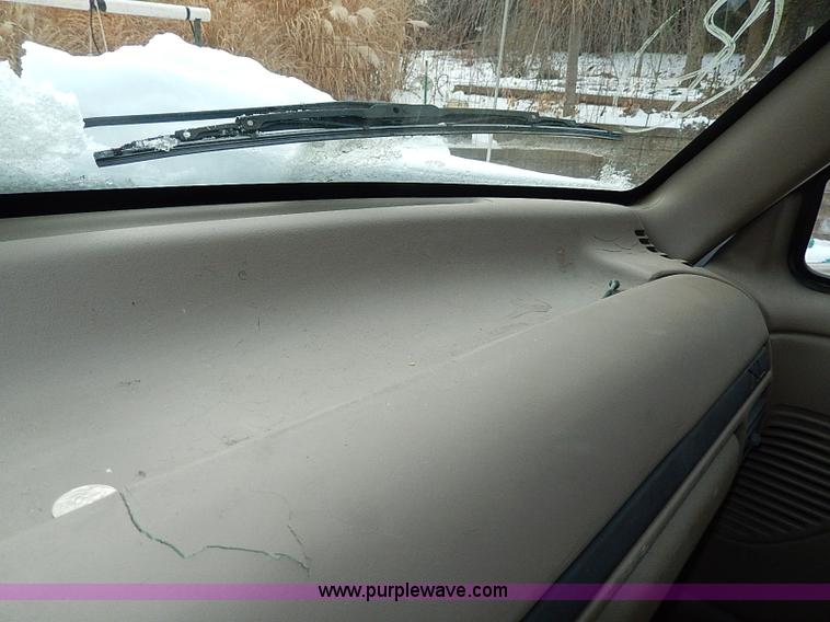 image for item I9467 1996 Ford F450 Super Duty bucket truck