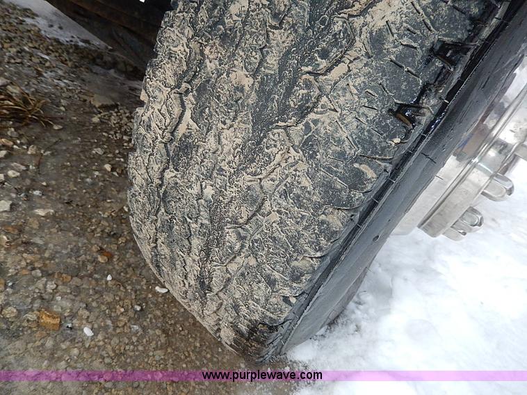 image for item I9467 1996 Ford F450 Super Duty bucket truck