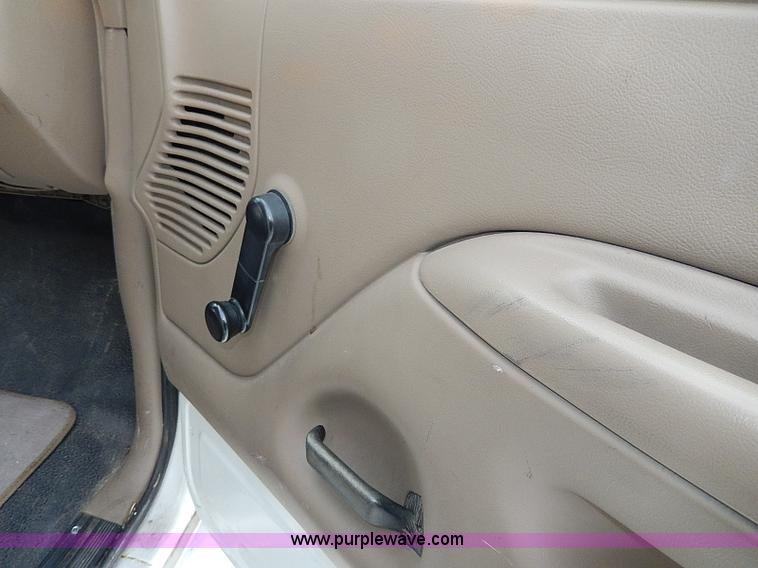 image for item I9467 1996 Ford F450 Super Duty bucket truck