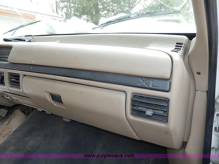 image for item I9467 1996 Ford F450 Super Duty bucket truck