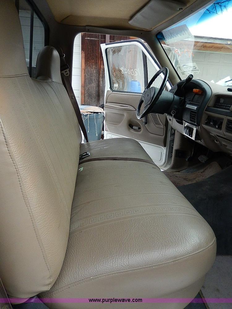 image for item I9467 1996 Ford F450 Super Duty bucket truck