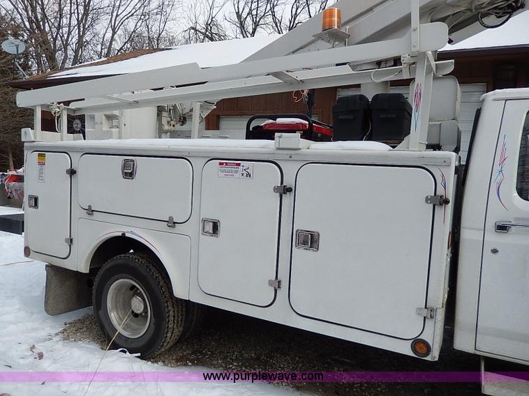 image for item I9467 1996 Ford F450 Super Duty bucket truck