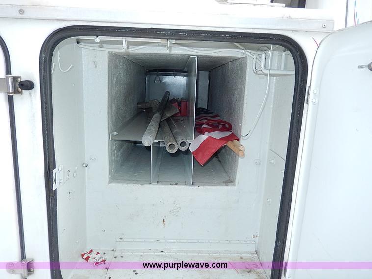 image for item I9467 1996 Ford F450 Super Duty bucket truck