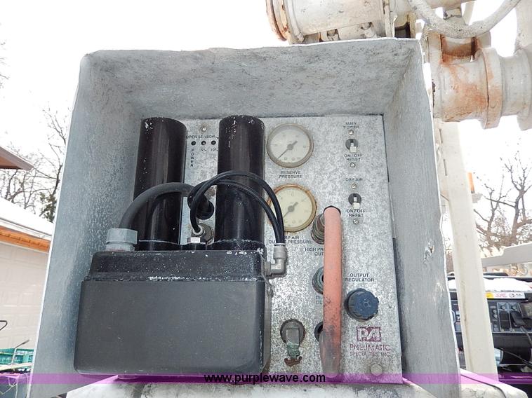 image for item I9467 1996 Ford F450 Super Duty bucket truck