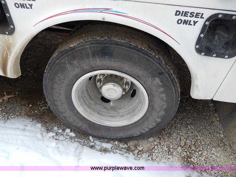 image for item I9467 1996 Ford F450 Super Duty bucket truck