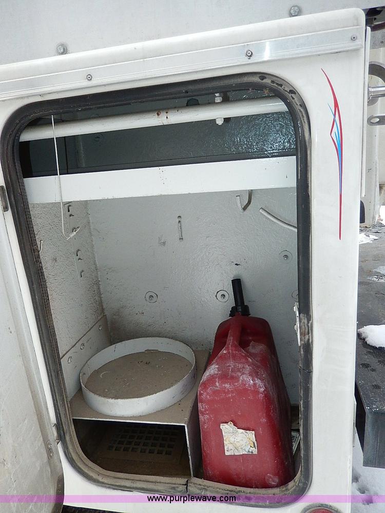 image for item I9467 1996 Ford F450 Super Duty bucket truck