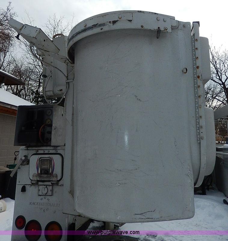 image for item I9467 1996 Ford F450 Super Duty bucket truck