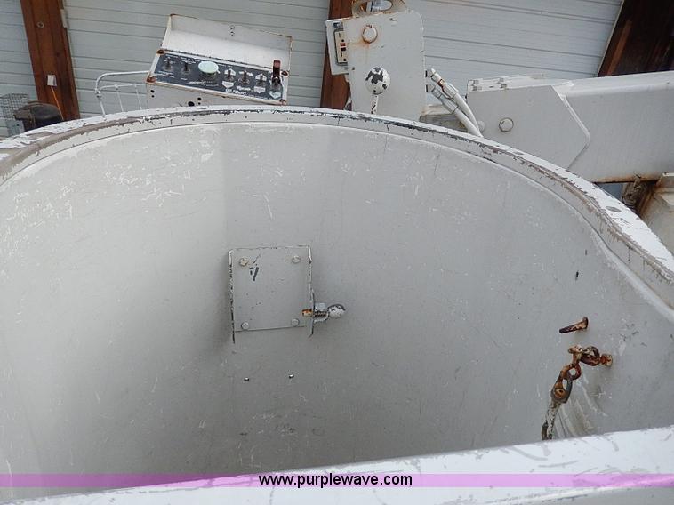 image for item I9467 1996 Ford F450 Super Duty bucket truck