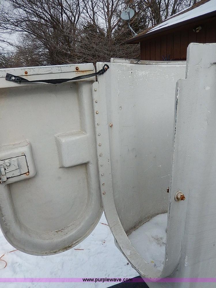 image for item I9467 1996 Ford F450 Super Duty bucket truck