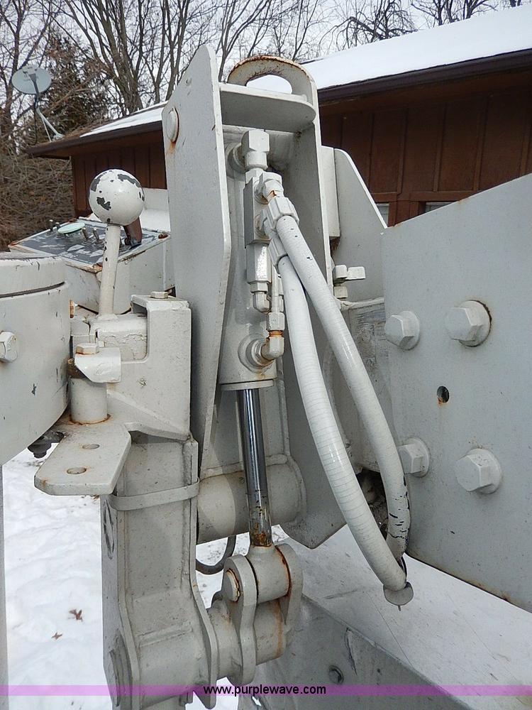 image for item I9467 1996 Ford F450 Super Duty bucket truck