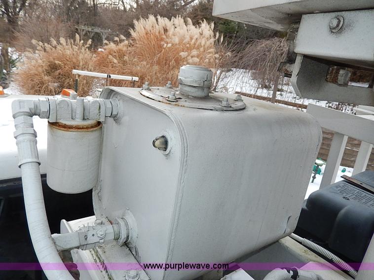 image for item I9467 1996 Ford F450 Super Duty bucket truck