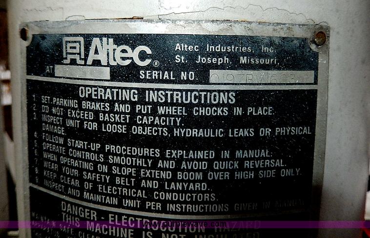 image for item I9467 1996 Ford F450 Super Duty bucket truck