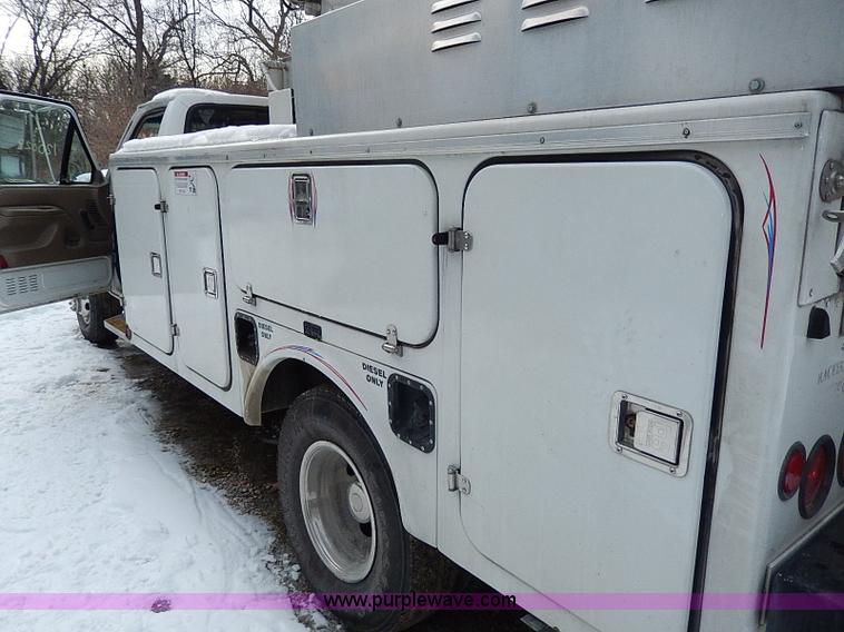 image for item I9467 1996 Ford F450 Super Duty bucket truck