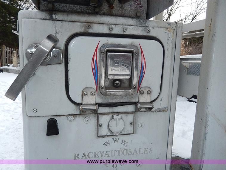 image for item I9467 1996 Ford F450 Super Duty bucket truck