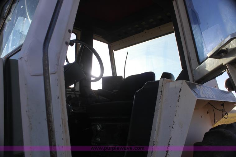 image for item AE9084 1979 Case 2090 tractor