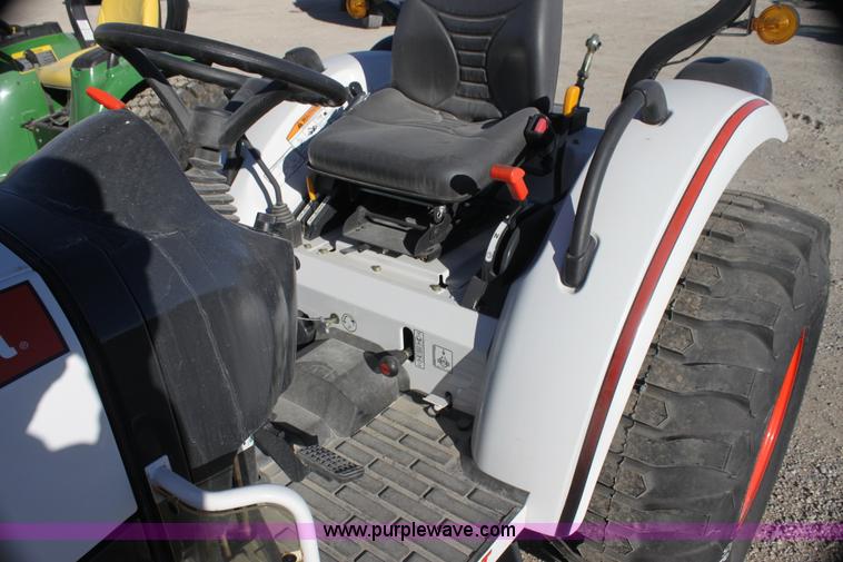 image for item C1685 2012 Bobcat CT235 MFWD tractor