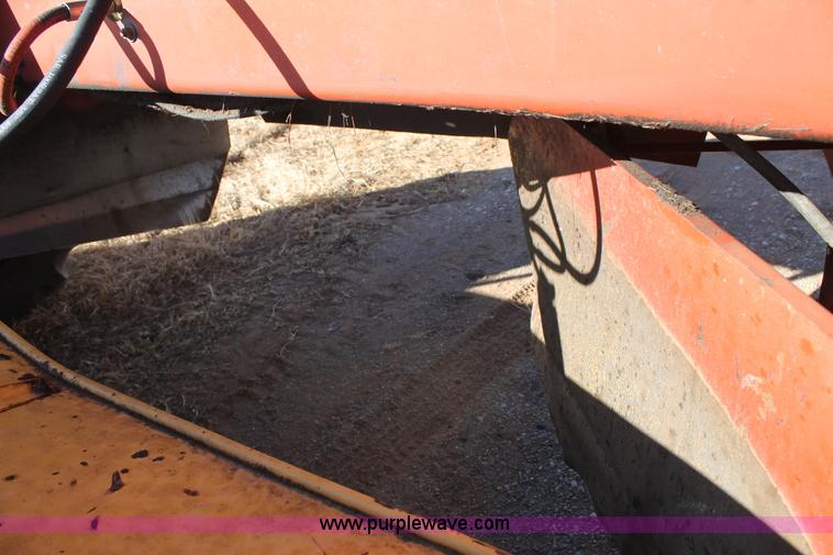 image for item C3671 1995 New Holland 2550 swather