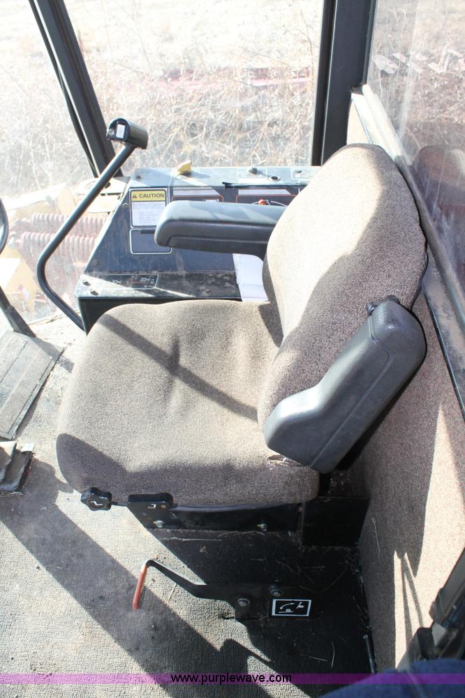 image for item C3671 1995 New Holland 2550 swather