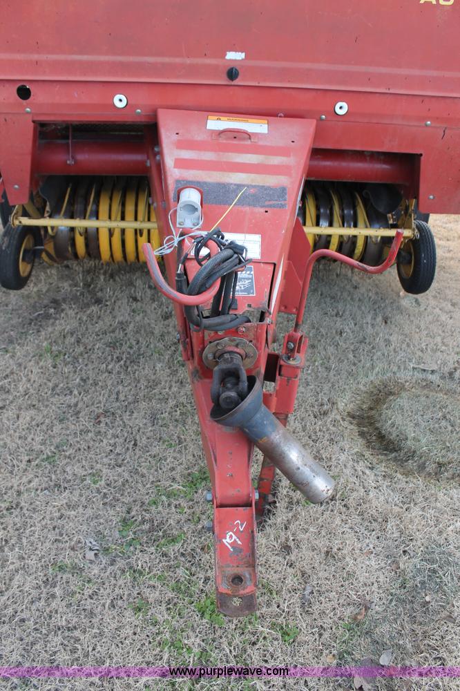 image for item C3675 1998 New Holland 664 round baler