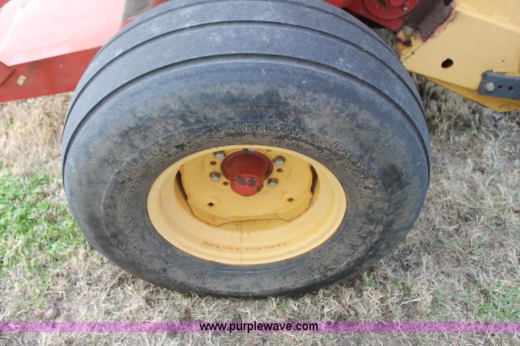 image for item C3675 1998 New Holland 664 round baler