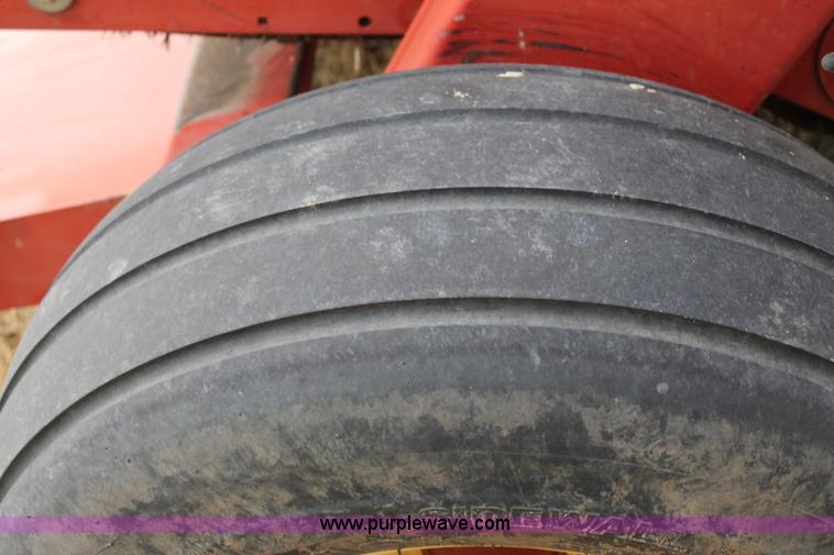 image for item C3675 1998 New Holland 664 round baler