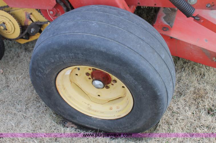 image for item C3675 1998 New Holland 664 round baler