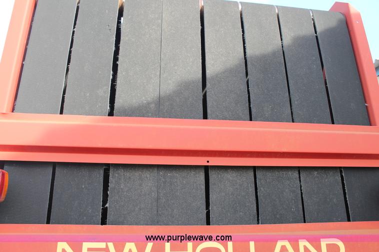 image for item C3675 1998 New Holland 664 round baler