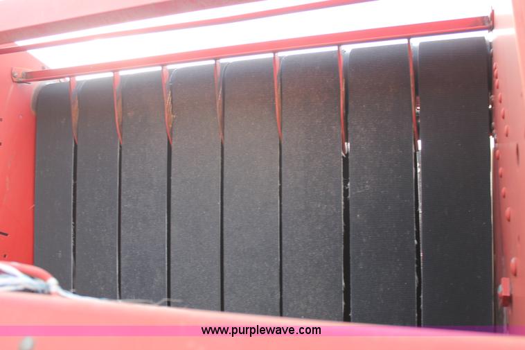 image for item C3675 1998 New Holland 664 round baler