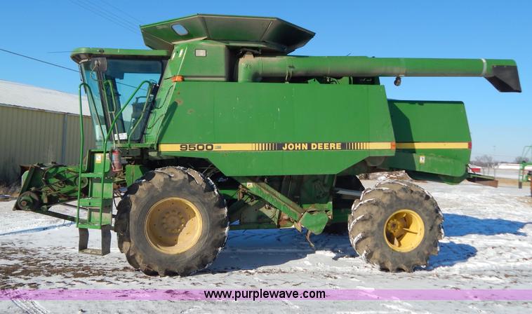 image for item F5493 1990 John Deere 9500 RWA combine