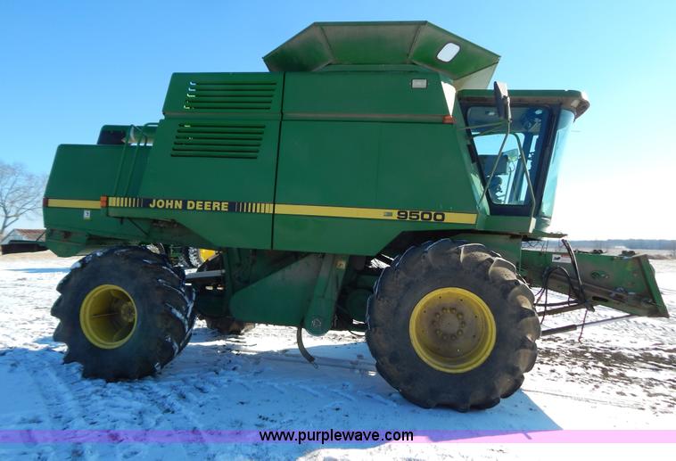 image for item F5493 1990 John Deere 9500 RWA combine