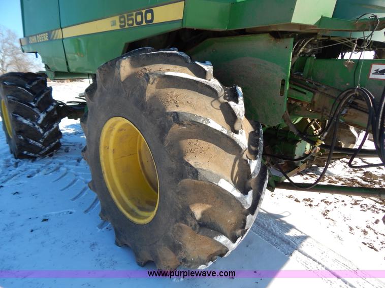 image for item F5493 1990 John Deere 9500 RWA combine