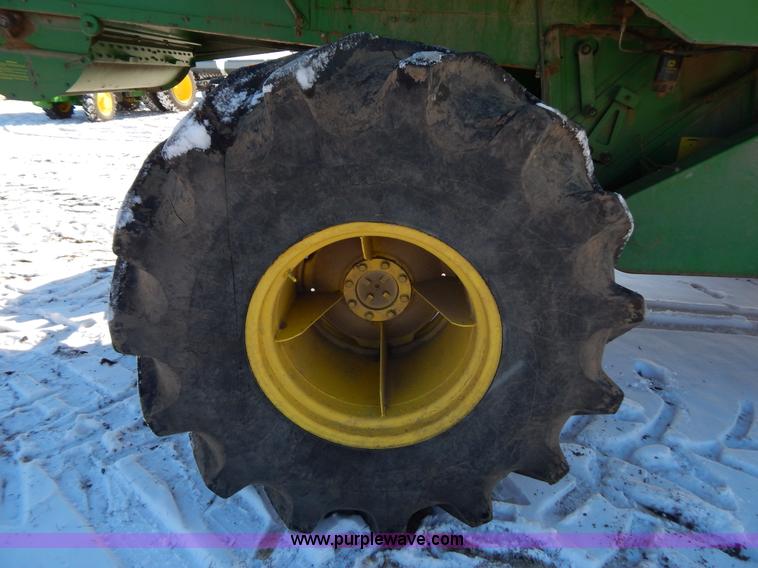 image for item F5493 1990 John Deere 9500 RWA combine