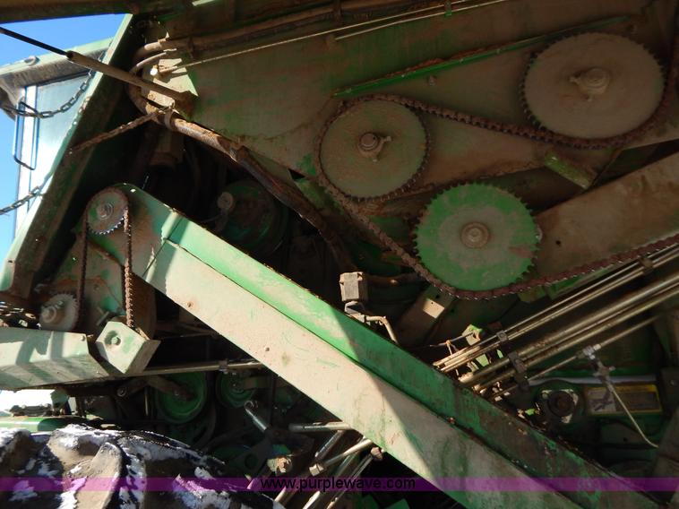 image for item F5493 1990 John Deere 9500 RWA combine