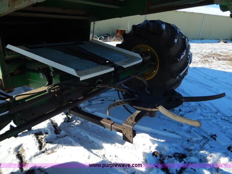 image for item F5493 1990 John Deere 9500 RWA combine