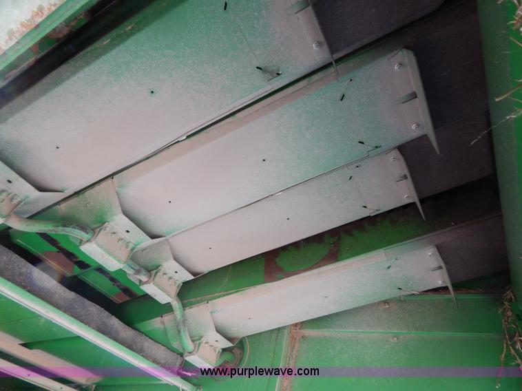 image for item F5493 1990 John Deere 9500 RWA combine