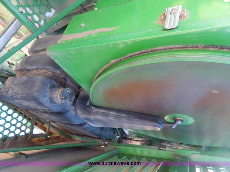 image for item F5493 1990 John Deere 9500 RWA combine