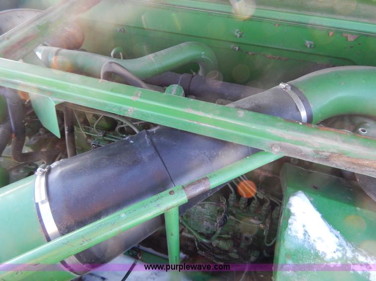 image for item F5493 1990 John Deere 9500 RWA combine