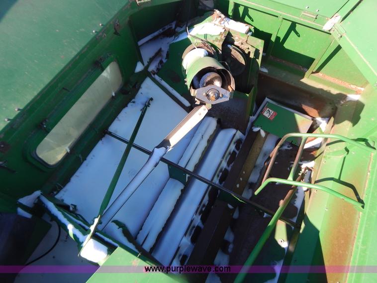 image for item F5493 1990 John Deere 9500 RWA combine