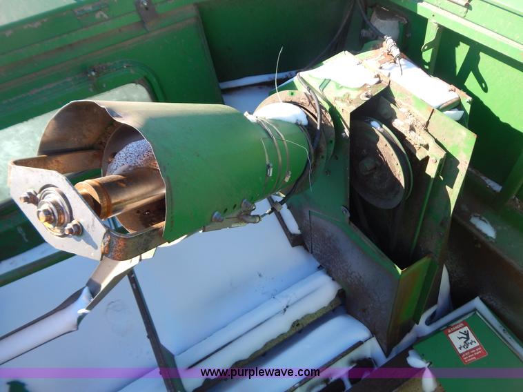 image for item F5493 1990 John Deere 9500 RWA combine