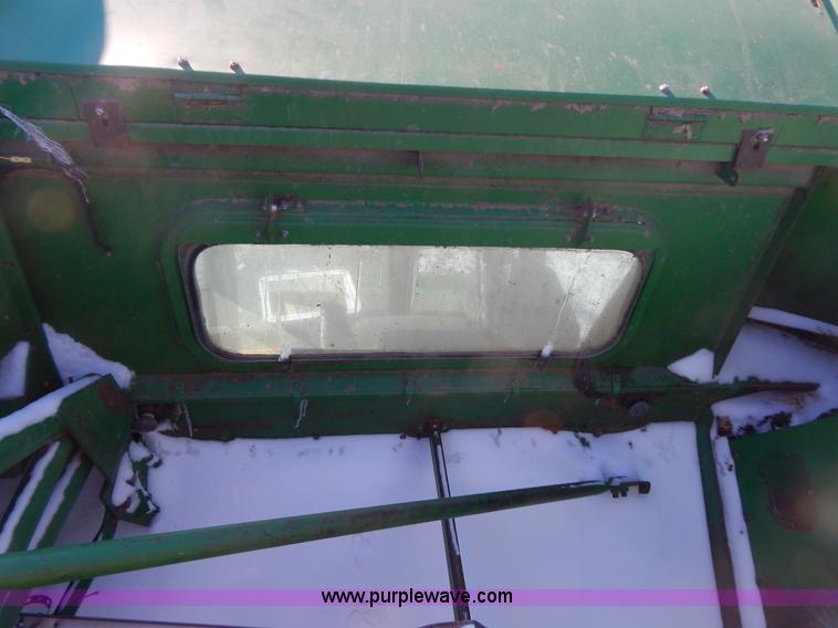 image for item F5493 1990 John Deere 9500 RWA combine