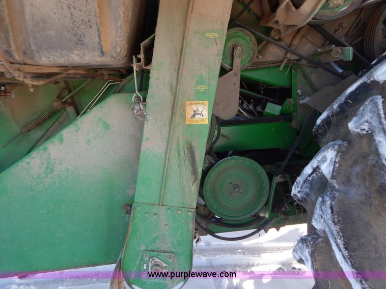image for item F5493 1990 John Deere 9500 RWA combine
