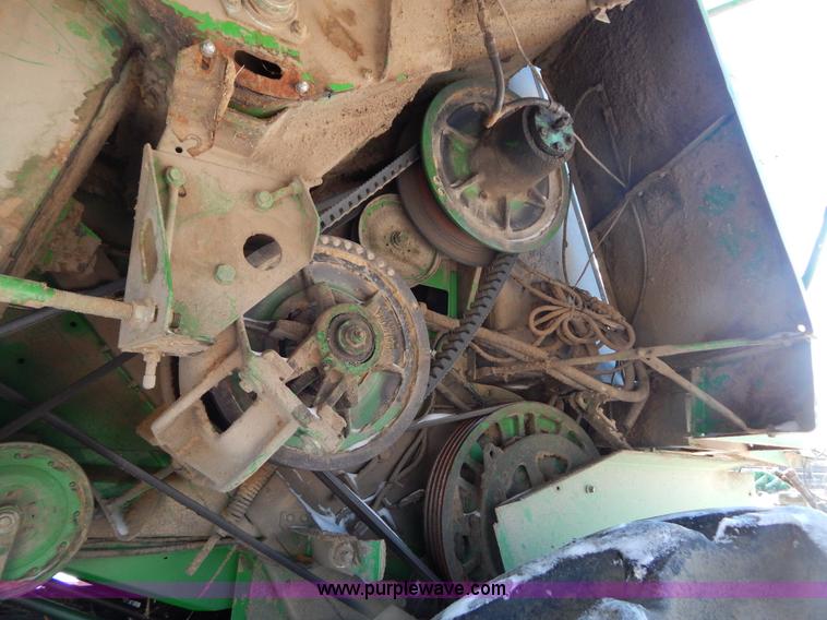 image for item F5493 1990 John Deere 9500 RWA combine