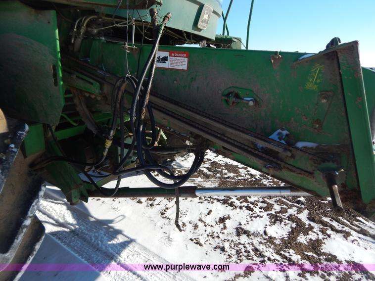 image for item F5493 1990 John Deere 9500 RWA combine