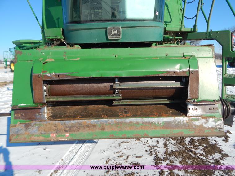 image for item F5493 1990 John Deere 9500 RWA combine