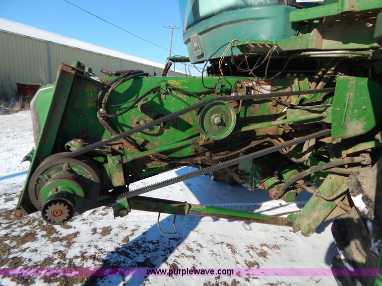 image for item F5493 1990 John Deere 9500 RWA combine