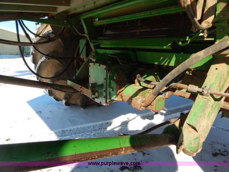 image for item F5493 1990 John Deere 9500 RWA combine